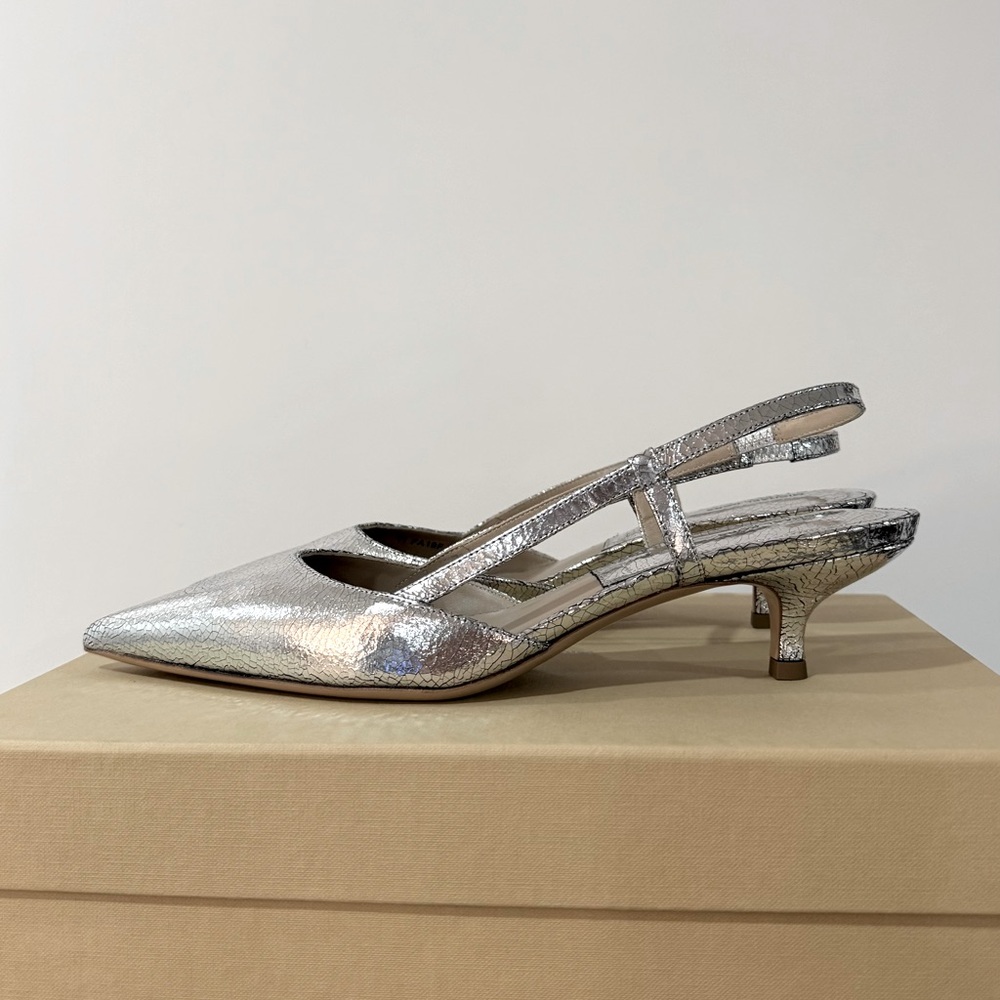 BrandNEW Michael Kors COLLECTION Hallie Runway Crackled Leather Pump, 41. Silver - Picture 4 of 16
